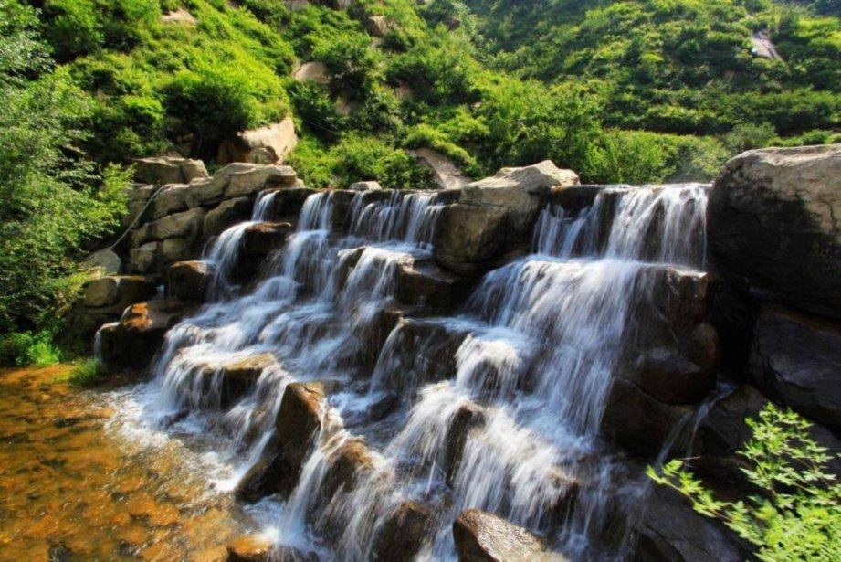 国足前队长马明宇亮相海南“村VA”迎春赛,赞海南乡村排球氛围好